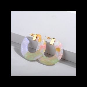 DARLING Jewelry - ACRYLIC MARBLED HOOP EARRINGS DARLING Jewelry - ACRYLIC MARBLED HOOP EARRINGS